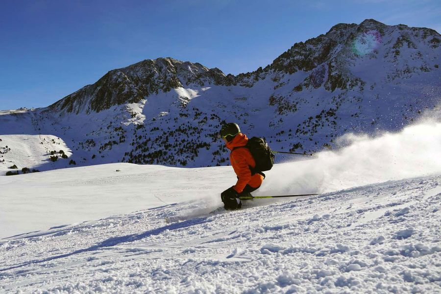 Esquiadora en Grandvalira