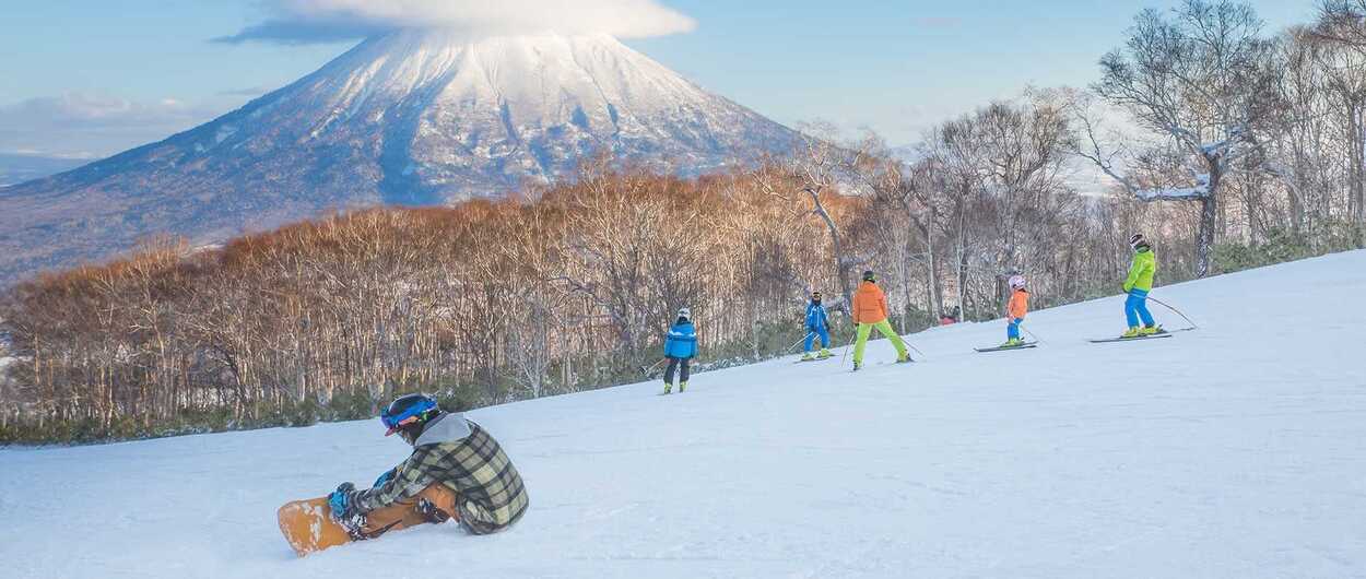 Todo el mundo quiere esquiar en la nieve polvo de Japón excepto los japoneses
