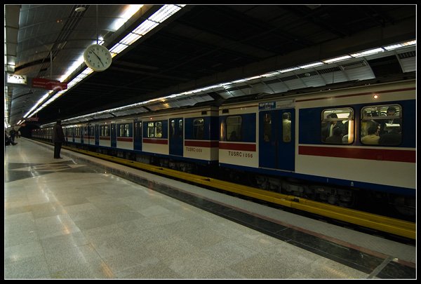 El Metro en Teherán. Foto de Sonic