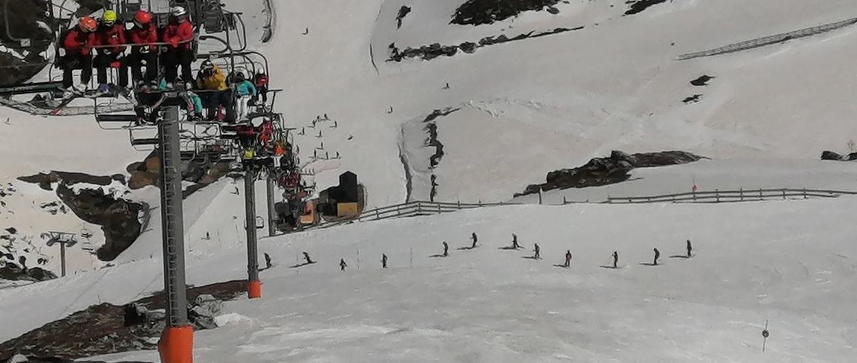 Desigual situación en las dos estaciones de esquí de Asturias