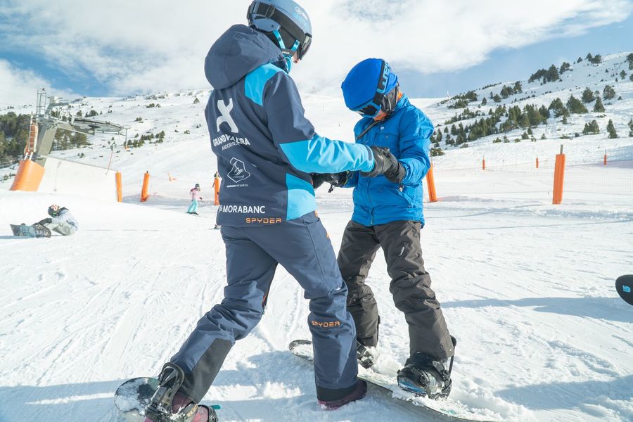 Dando clases de esquí y snowboard en Grandvalirs