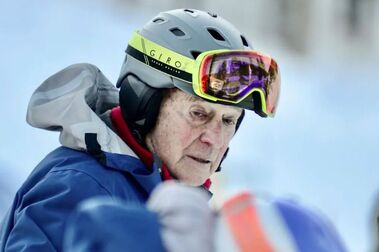 Otto Ross: El profesor de ski de 97 años