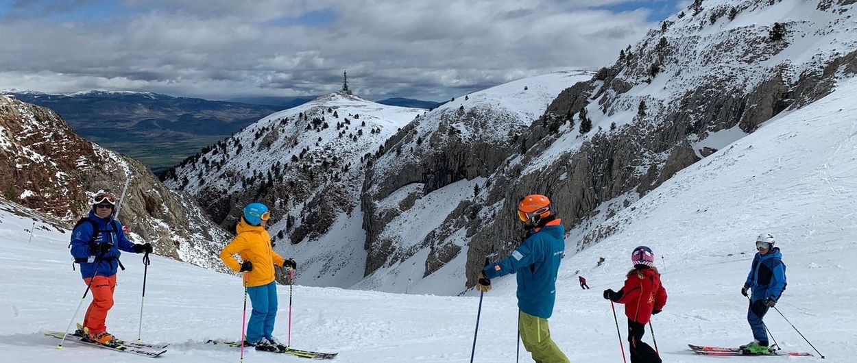 Tienes 2 opciones: esquiar GRATIS o esperar 6 meses!