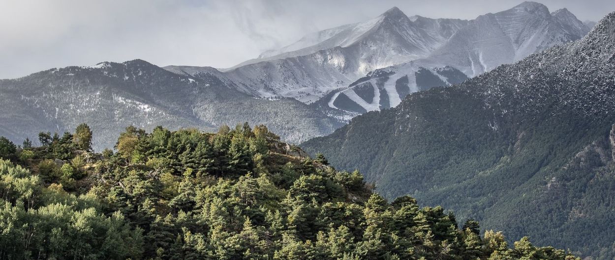 Varias estaciones de esquí del Pirineo podrían intentar abrir el 1 de Noviembre
