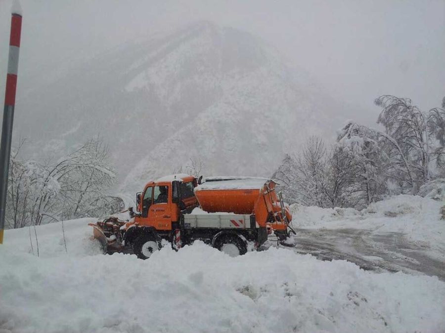 Quitanieves en la carretera de acceso a la estación de esquí de Tavascan (Foto: Tavascan).