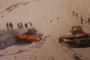 Las dos pisapistas que pusieron rumbo al Mulhacen tras una enorme avalancha