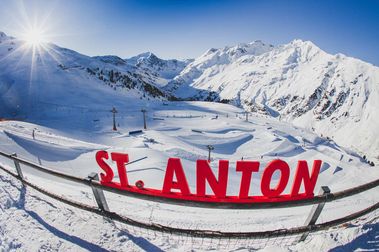 Pillan y sancionan a esquiadores extranjeros en St Anton