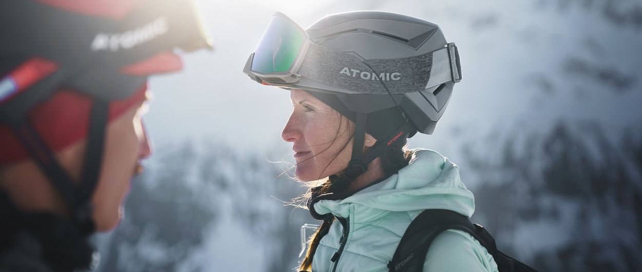 Atomic Backland: el primer casco de esquí con función de alerta SOS