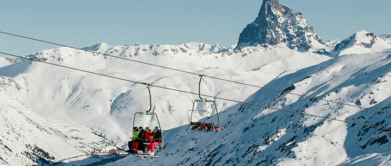 Candanchú rectifica y abrirá sus pistas de esquí para Semana Santa