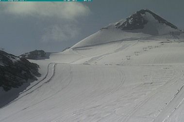Abre Passo Stelvio: el último bastión italiano del esquí de verano