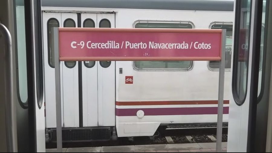 Letrero en la estación de tren de Cercedilla a Cotos