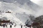 Los turistas vuelven a esquiar en Cerro Bayo