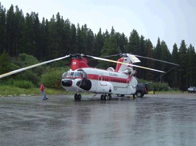 Helicóptero usado para instalar el telesilla