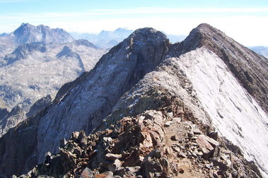 Ascensión a los Picos de los Infiernos 3.083m. desde el Balneario de Panticosa