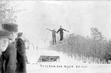 Saltos de esqui en Cameron, Wisconsin <br><i>Ski jumping in Cameron, Wisconsin</i>