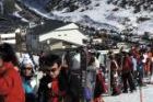 Mas de 35.000 esquiadores masifican San Isidro y Pajares