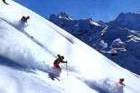 Rohtang Pass abre para ofrecer esquí de verano