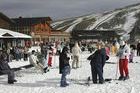 Sierra Nevada estrena temporada en España con unos 1.000 esquiadores