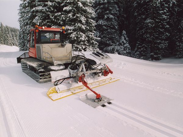 Maquina de trazado de pistas de esquí de fondo o nórdico