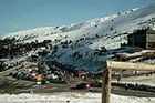Mucho coche y poca nieve en las estaciones de esquí madrileñas